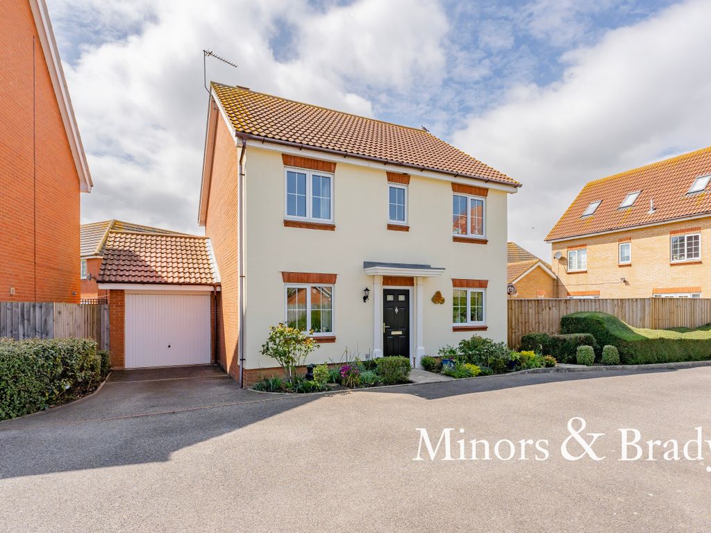 4 bed detached house for sale in Gratton Dale, Carlton Colville