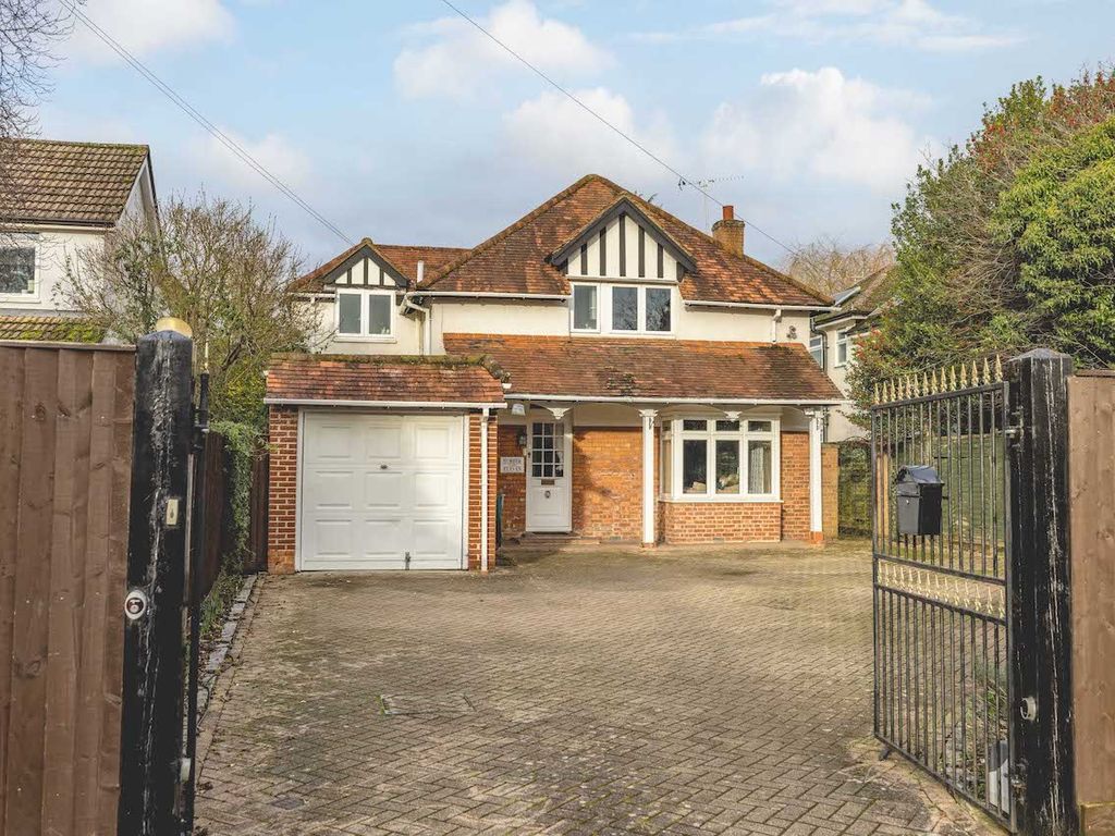 4 bed detached house for sale in Ray Mill Road East, Maidenhead SL6, £950,000 Zoopla