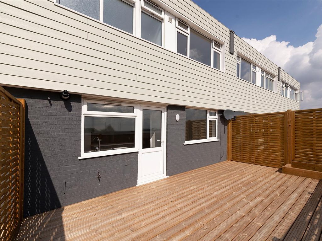 3 bed flat for sale in Mid Kent Shopping Centre, Castle Road, Allington