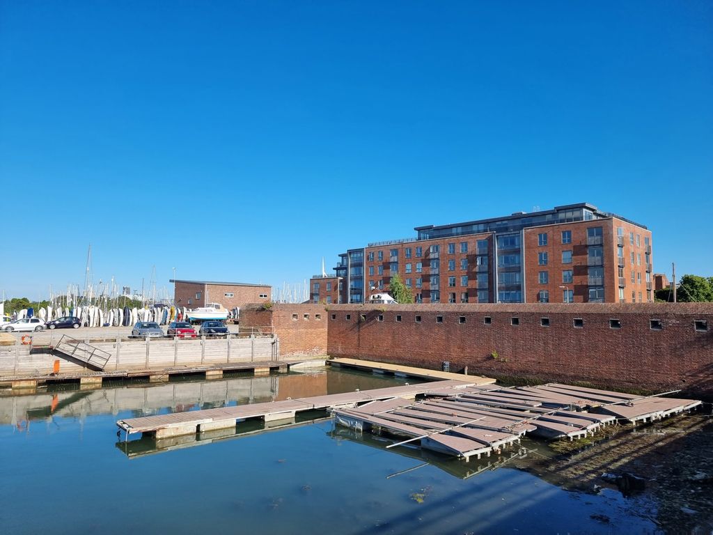 2 bed flat for sale in Weevil Lane, Gosport PO12 Zoopla