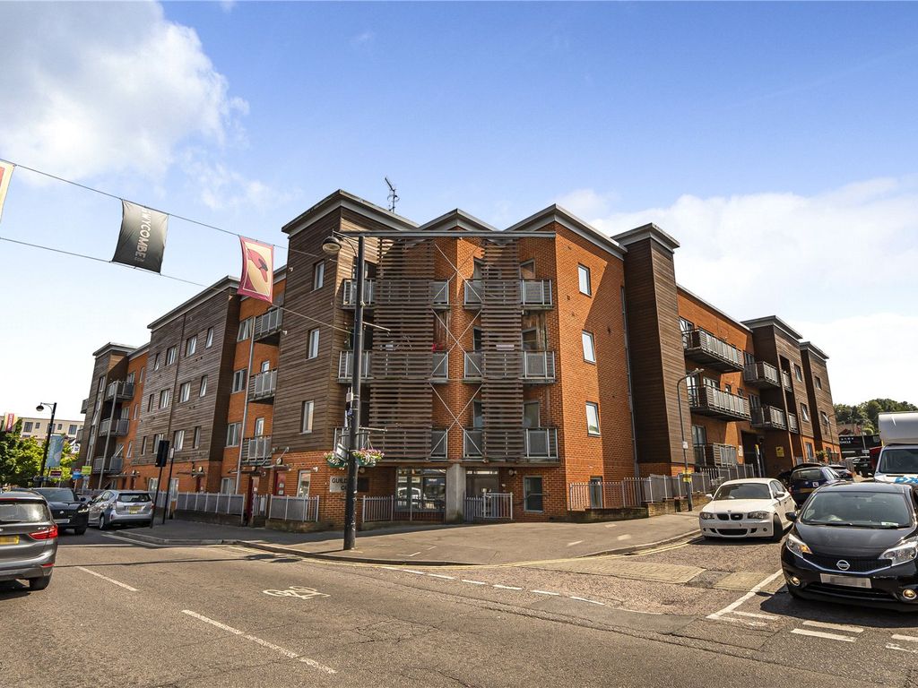 2 bed flat for sale in Desborough Road, High Buckinghamshire