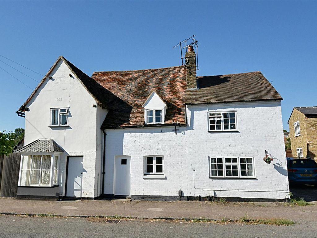 2 bed terraced house for sale in High Street, Watton At Stone, Hertford
