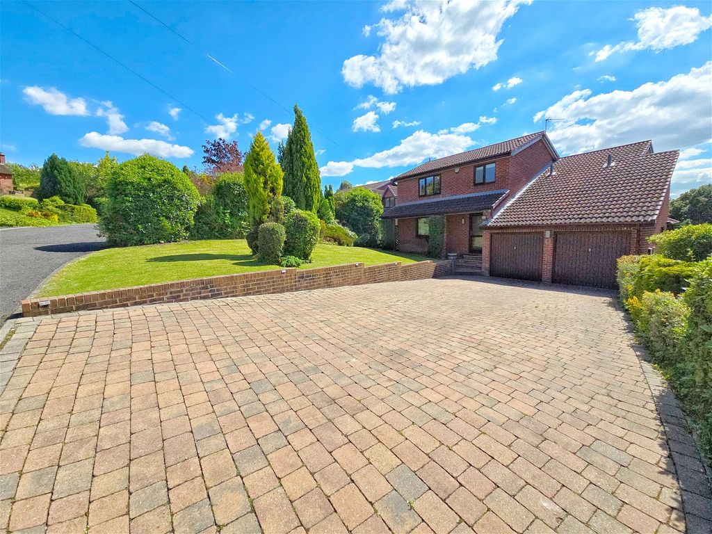 4 bed detached house for sale in Beck View, Notton, Wakefield WF4, £