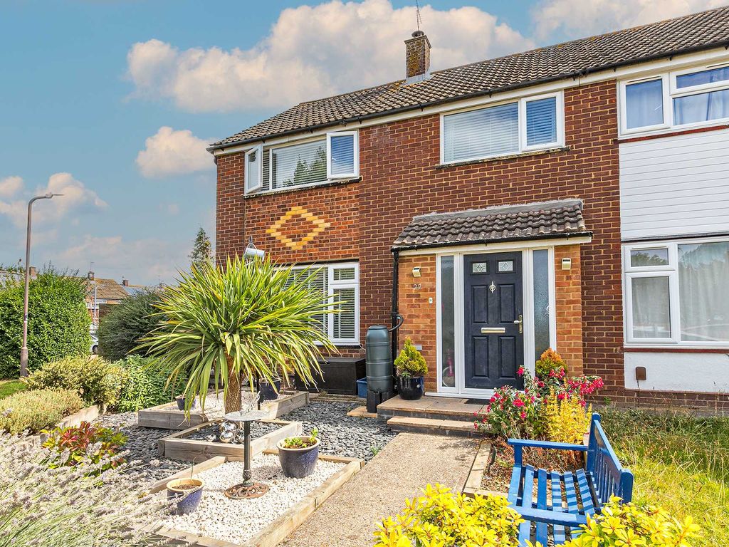 3 bed semidetached house for sale in Furness Cresent, Bletchley MK3