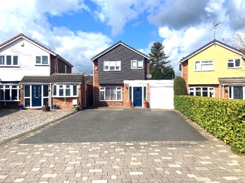 3 bed detached house for sale in Templars Way, Penkridge, Staffordshire