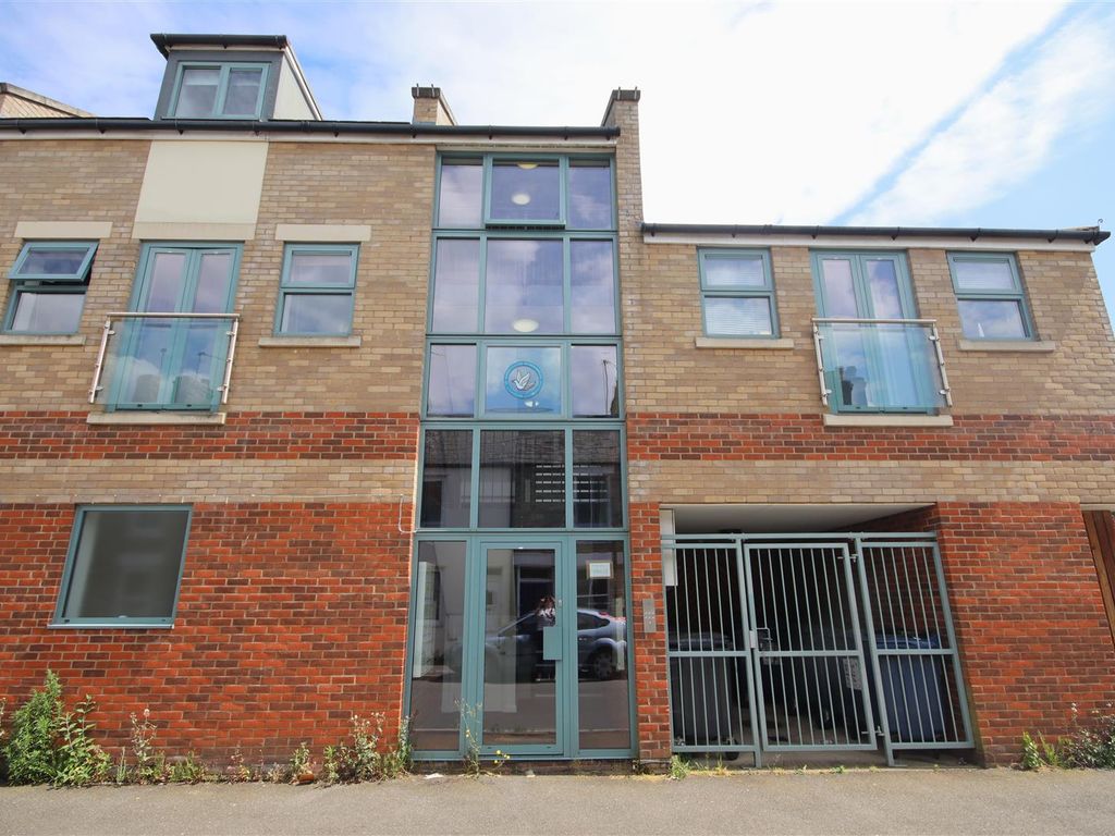 1 bed flat to rent in Dove House, Stockwell Street, Cambridge CB1, £1,300 pcm Zoopla
