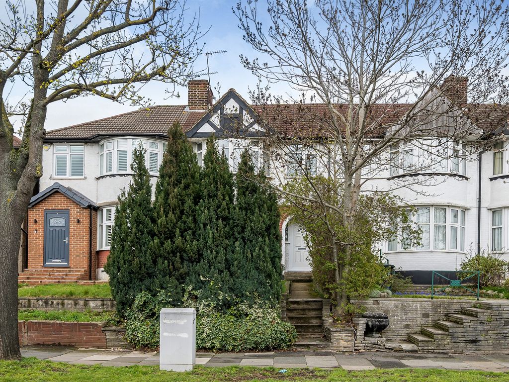 3 bed terraced house for sale in Hampden Way, London N14 Zoopla