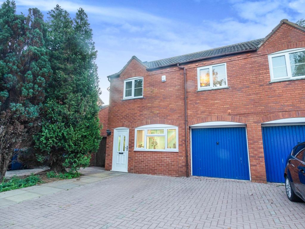2 bed property for sale in Wisteria Way, Gloucester GL3 Zoopla