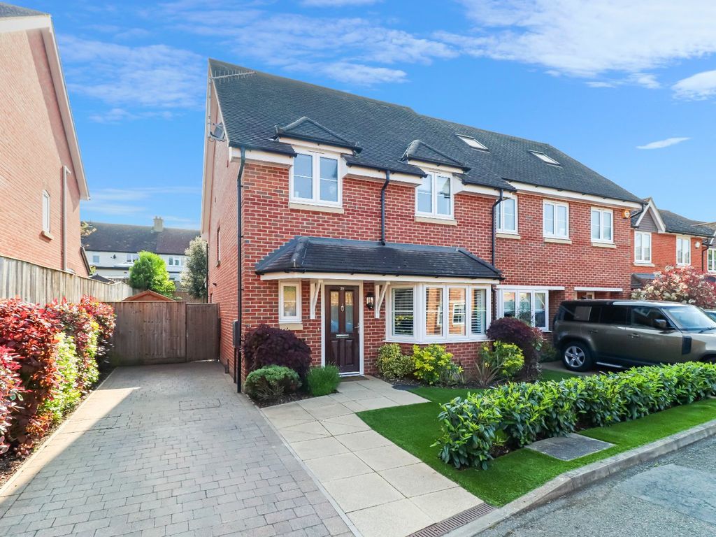 4 bed semidetached house for sale in Jubilee Walk, Kings Langley WD4