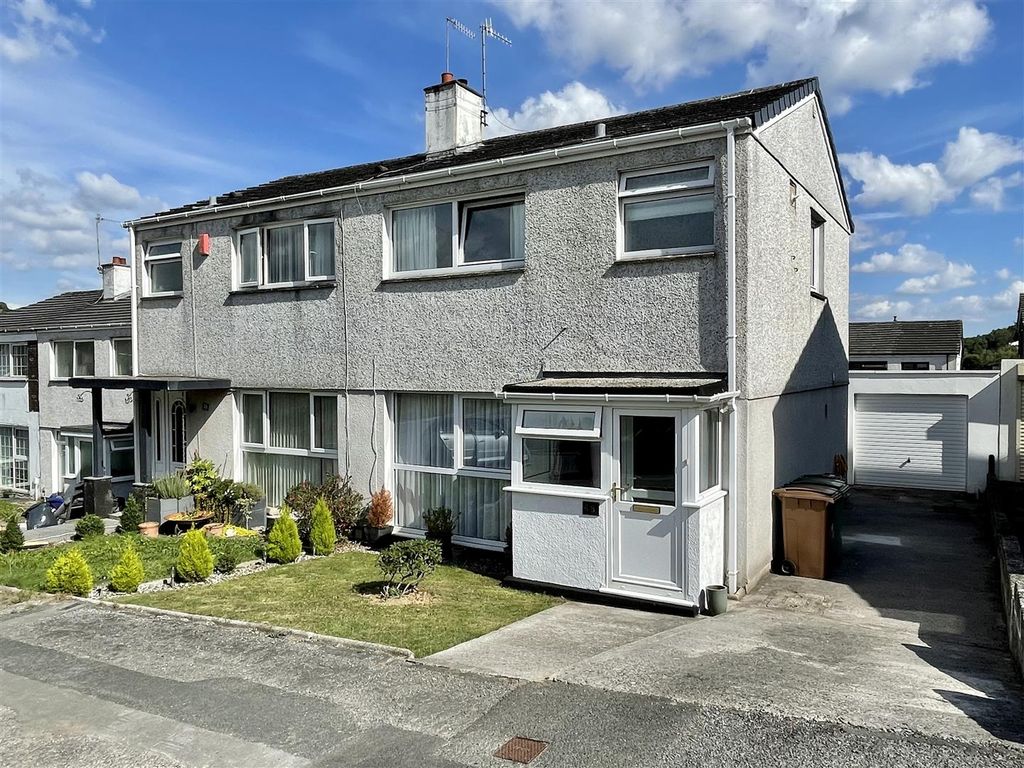 3 bed semidetached house for sale in Beaumaris Road, Hartley Vale