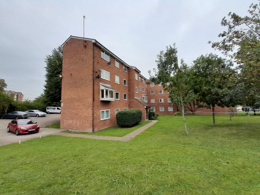 2 bed flat for sale in Gurney Close, Barking IG11, £185,000 Zoopla