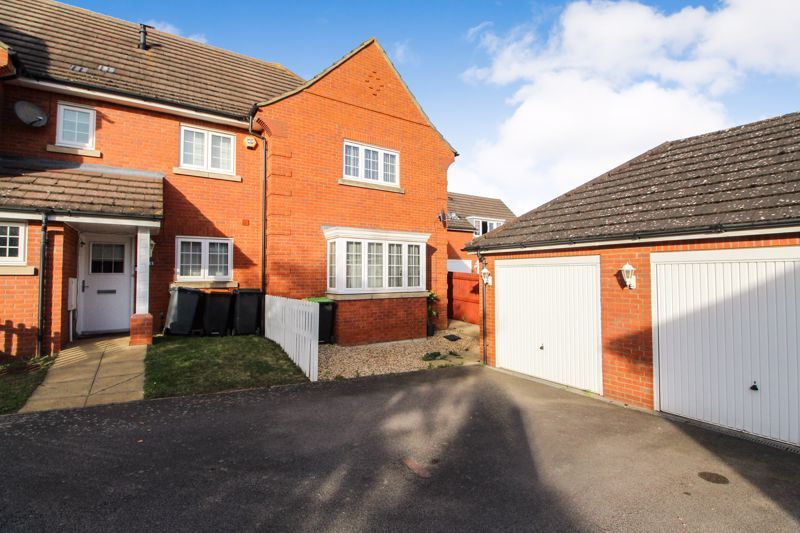 3 bed end terrace house for sale in Hunter Close, Shortstown MK42, £