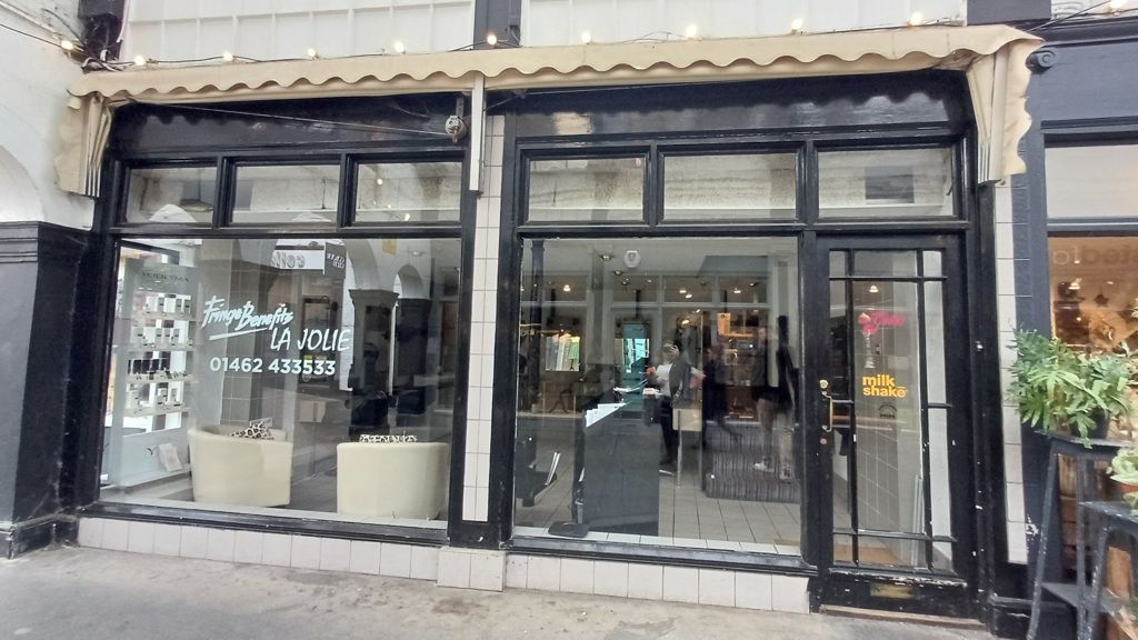 Retail premises to let in 5 The Arcade, Hitchin, Hertfordshire SG5, £