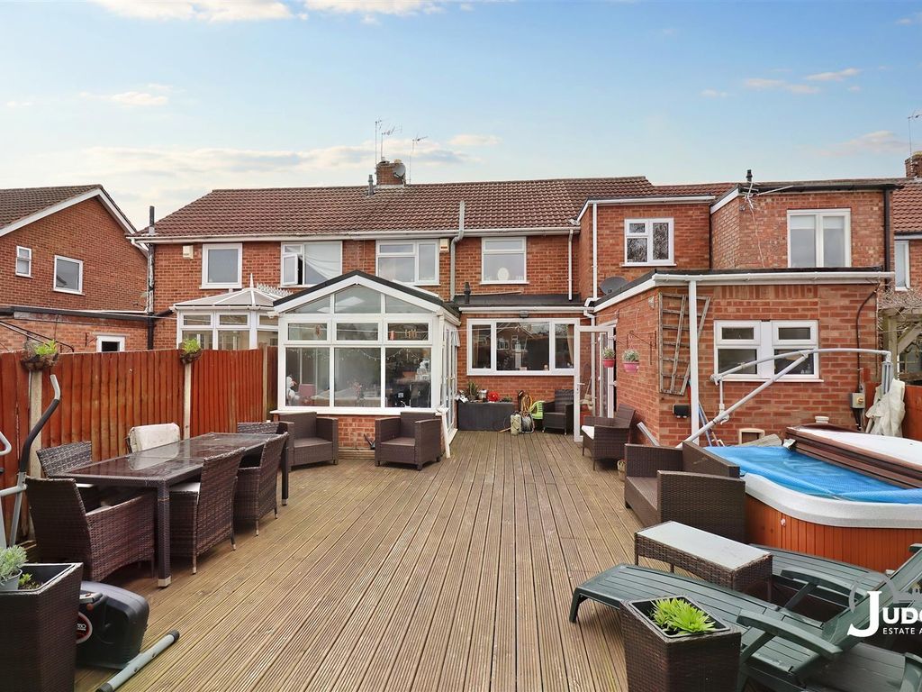 4 bed semidetached house for sale in Ledwell Drive, Glenfield