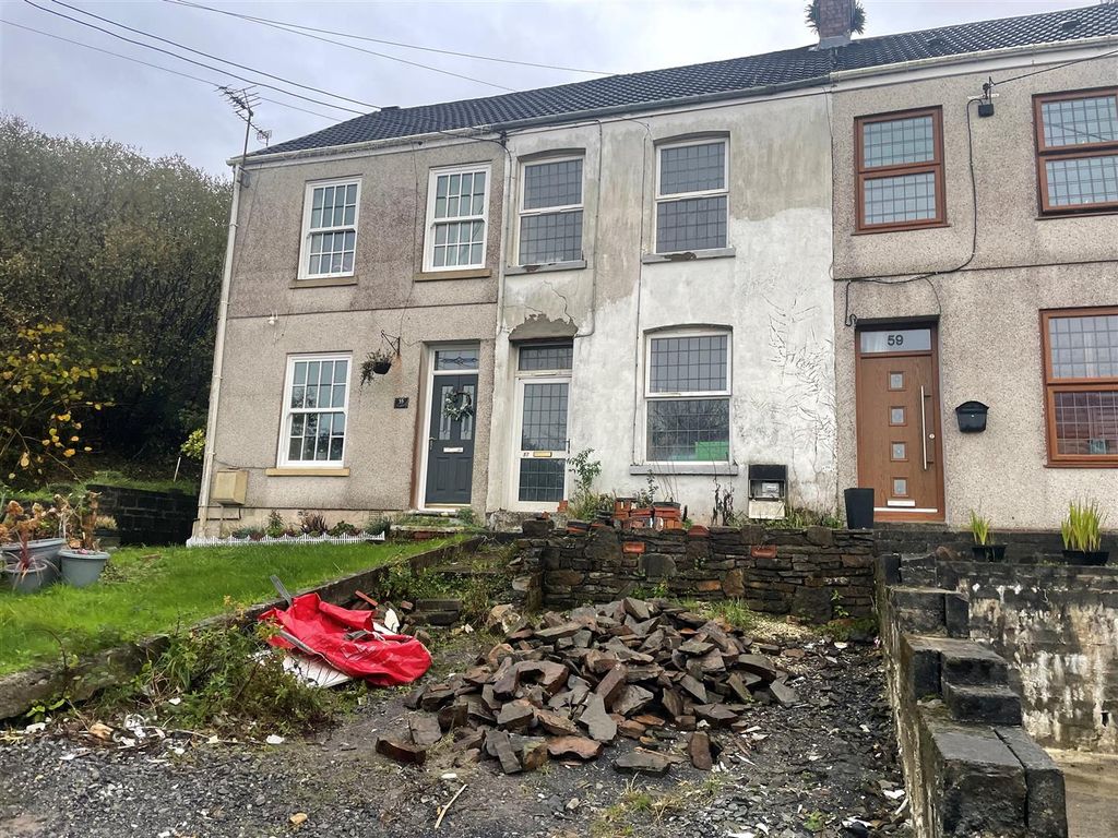3 bed terraced house for sale in Heol Waunyclun, Trimsaran, Kidwelly