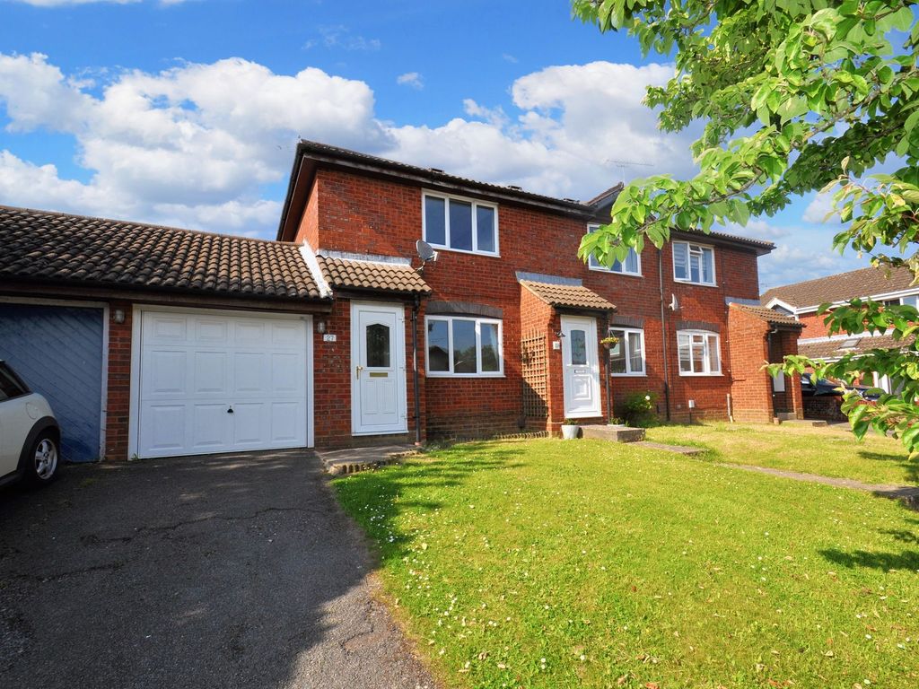 2 bed end terrace house for sale in Drake Road, Willesborough TN24, £