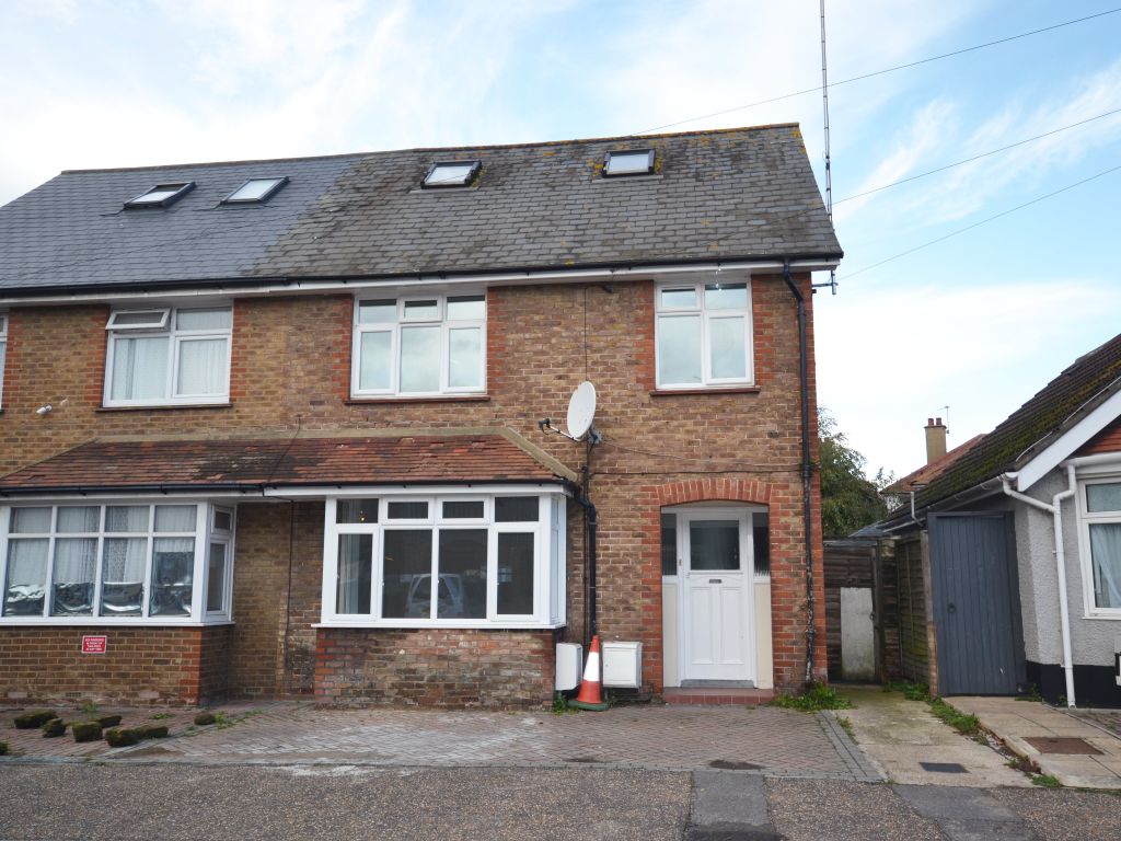 2 bed flat to rent in Longford Road, Bognor Regis PO21, £1,100 pcm Zoopla