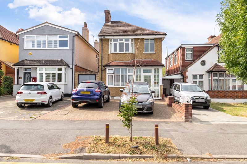 5 bed detached house for sale in Langley Avenue, Worcester Park KT4