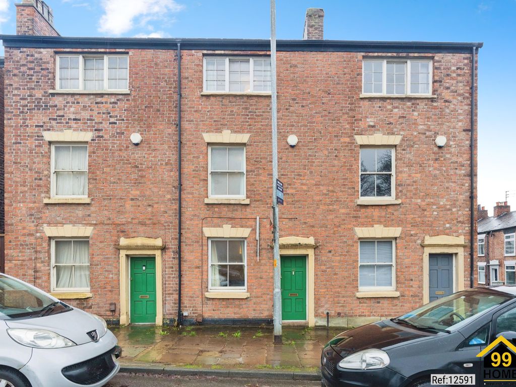 4 bed terraced house to rent in Buxton Road, Macclesfield, Cheshire