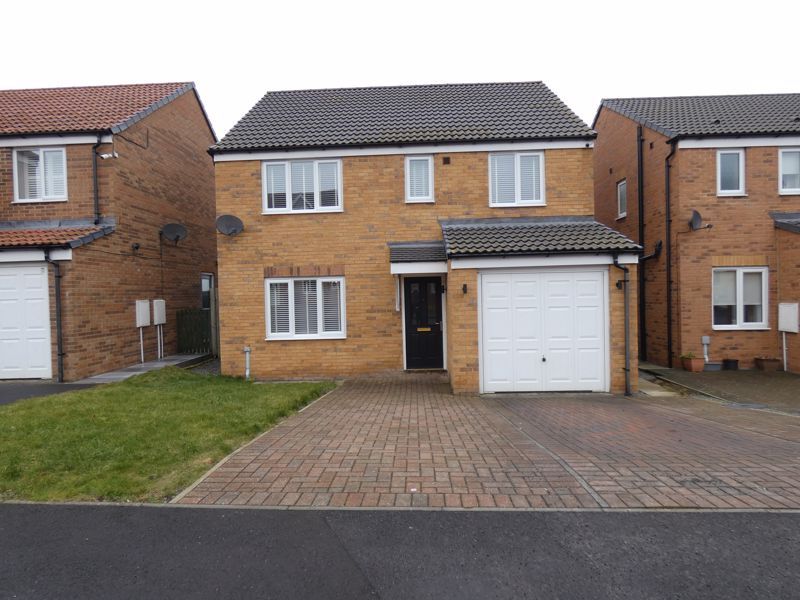 4 bed detached house for sale in Hutchinson Close, Coundon,