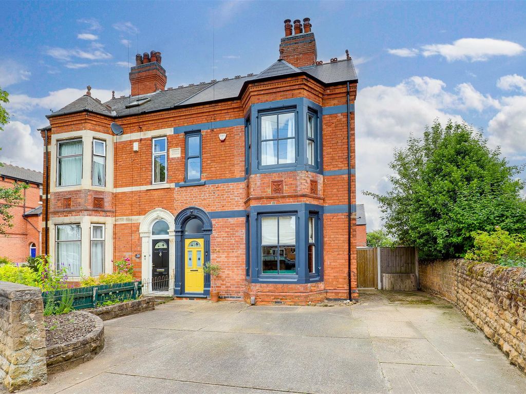 4 bed semidetached house for sale in Beardall Street, Hucknall