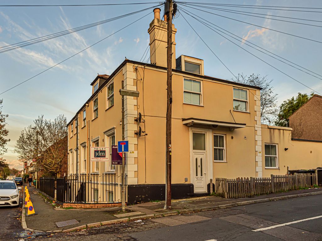 3 bed flat to rent in Albert Road, St. Mary Cray, Orpington BR5 Zoopla