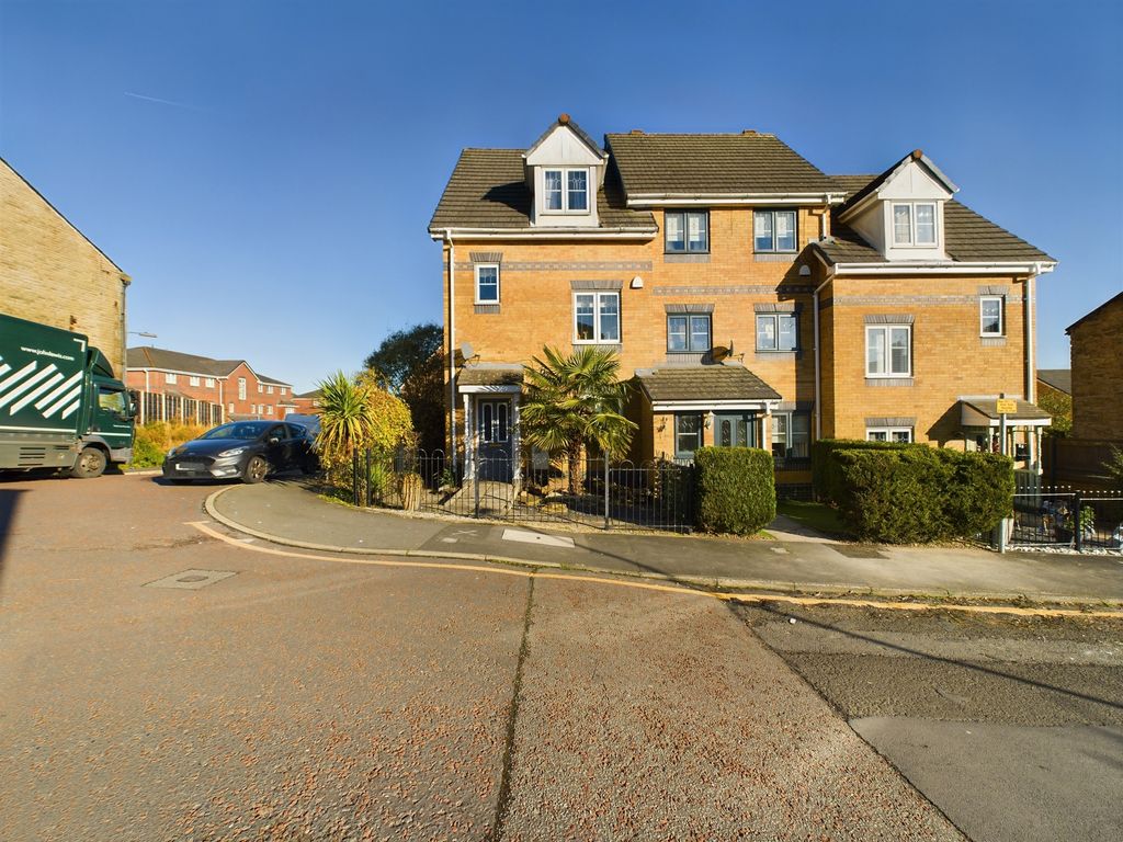 4 bed end terrace house for sale in Regent Street, Ramsbottom, Bury BL0
