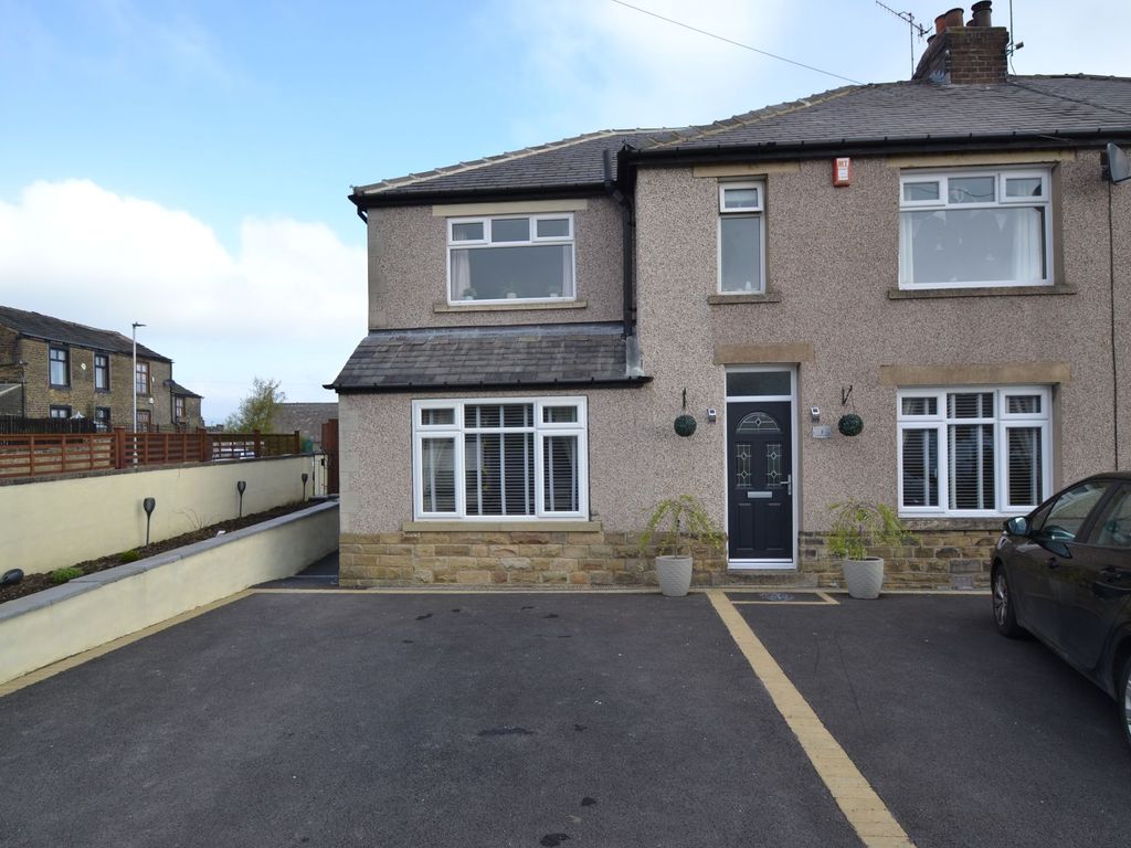 4 bed semidetached house for sale in Kingston Grove, Thackley