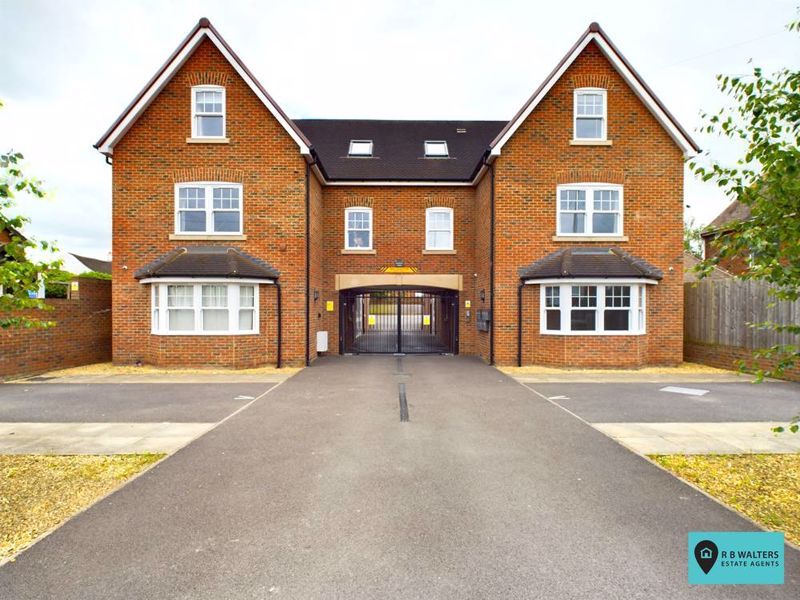 2 bed flat for sale in Elmgrove Road East, Hardwicke, Gloucester GL2, £