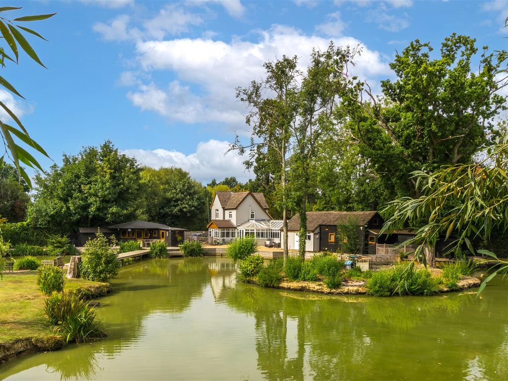 5 bed detached house for sale in Peeks Brook Lane, Horley RH6 Zoopla