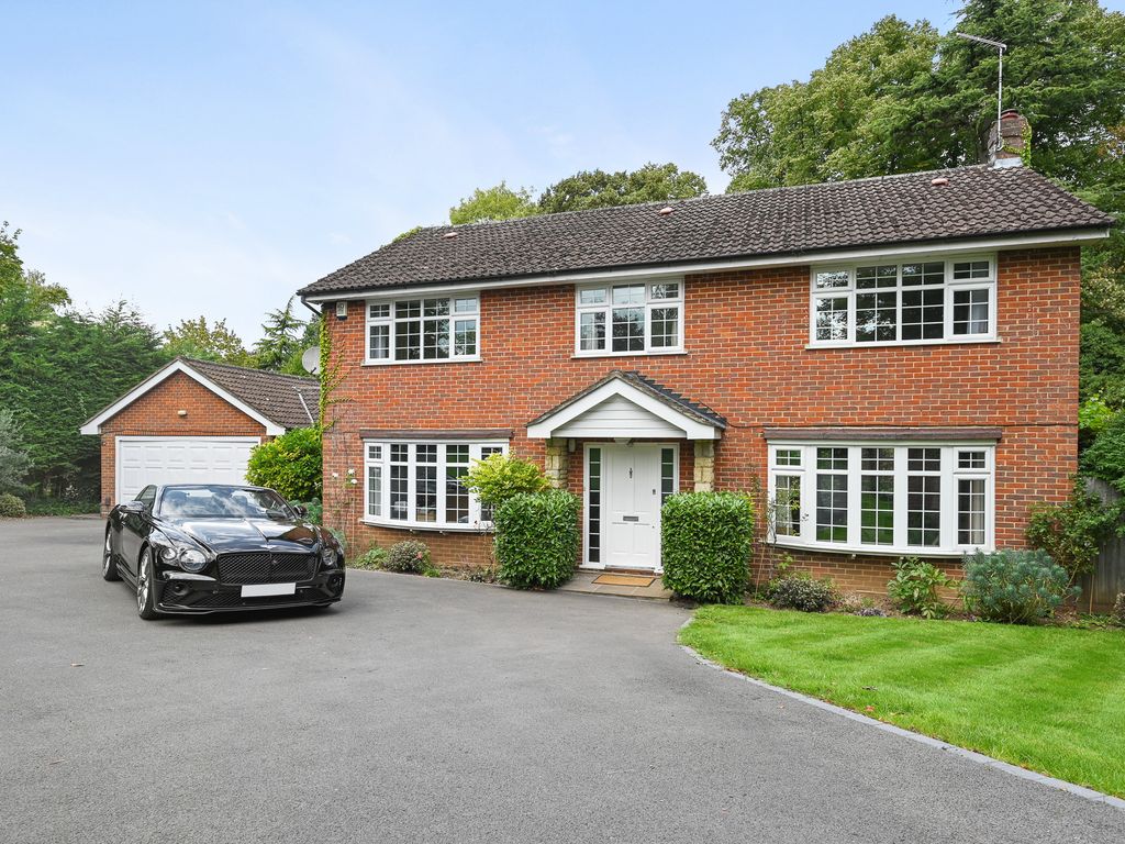 5 bed detached house for sale in Headley Road, Leatherhead KT22, £