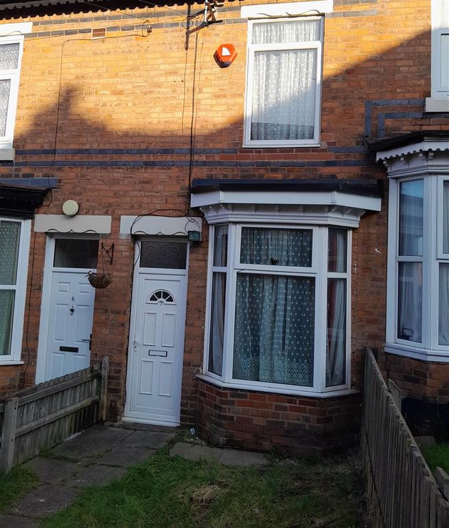 2 bed terraced house to rent in Crompton Avenue, Crompton Road