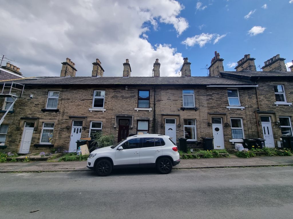 2 bed terraced house to rent in Clifton Place, Shipley BD18 Zoopla