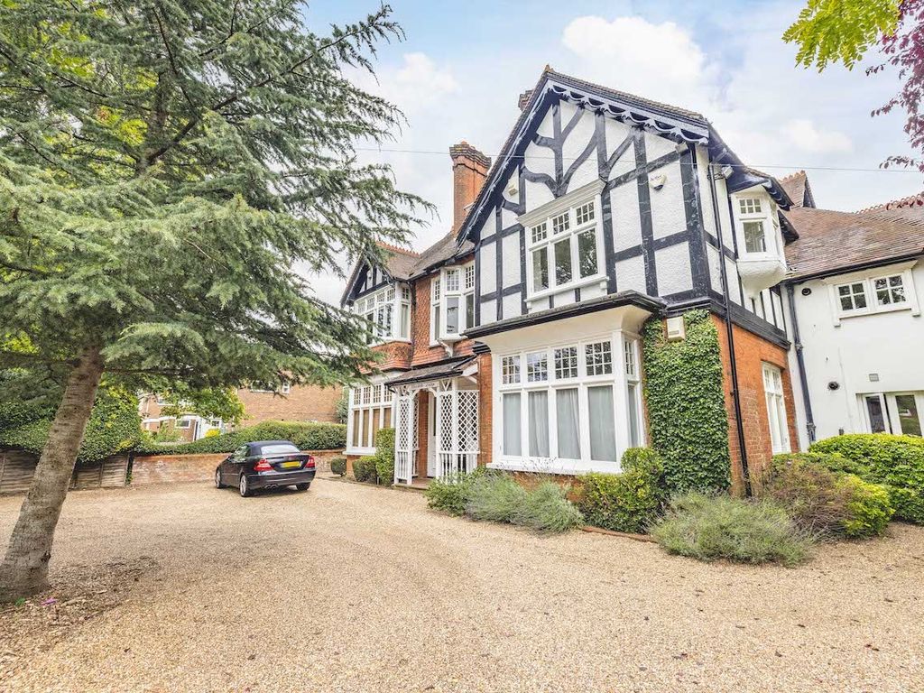 3 bed flat for sale in Ray Park Avenue, Maidenhead SL6, £395,000 Zoopla