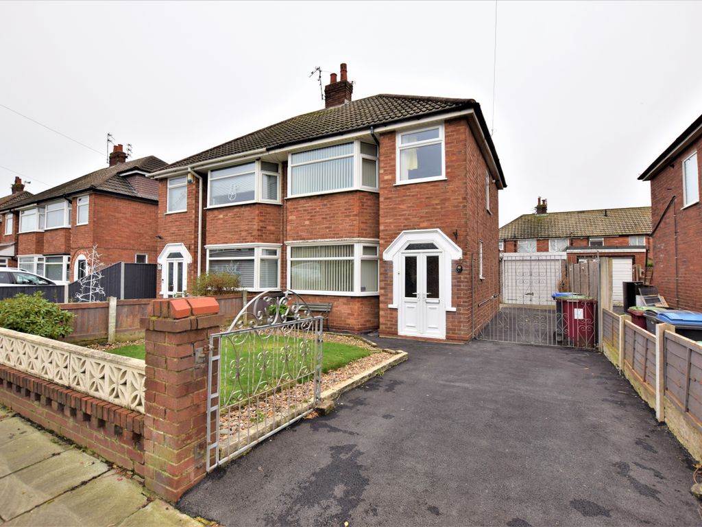 3 bed semidetached house to rent in Rossington Avenue, Bispham