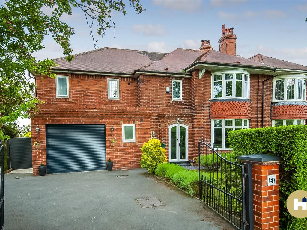 4 bed semidetached house for sale in Manygates Lane, Sandal, Wakefield
