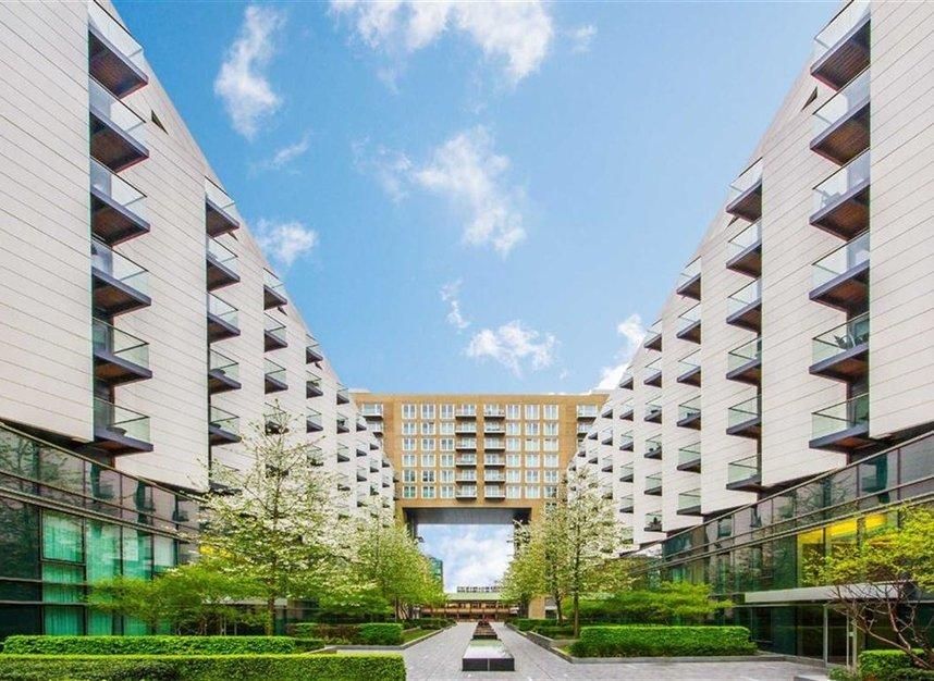 3 bed flat to rent in 7 Baltimore Wharf, Limeharbour, Westferry, Canary