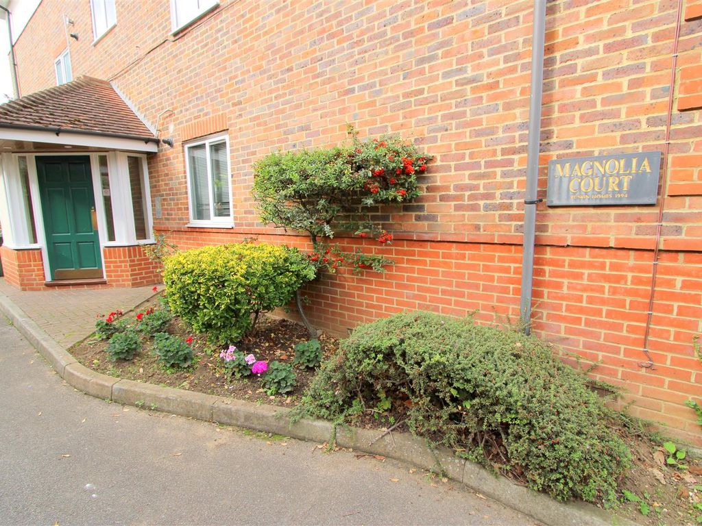 2 bed flat for sale in Magnolia Court, Parkgate Road, Wallington SM6