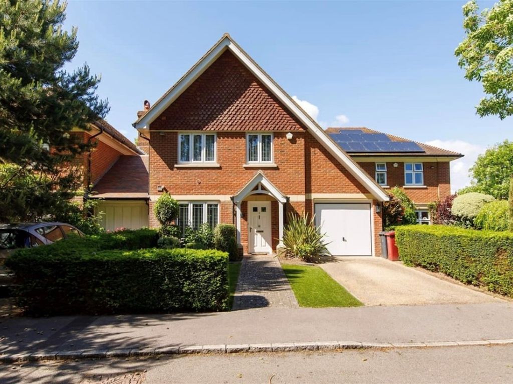 3 bed terraced house to rent in 6 Windward Road, Bosham, Chichester