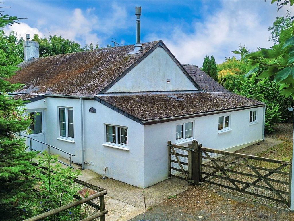 2 bed bungalow for sale in Fieldale, Rosemarket Road, Sardis, Milford