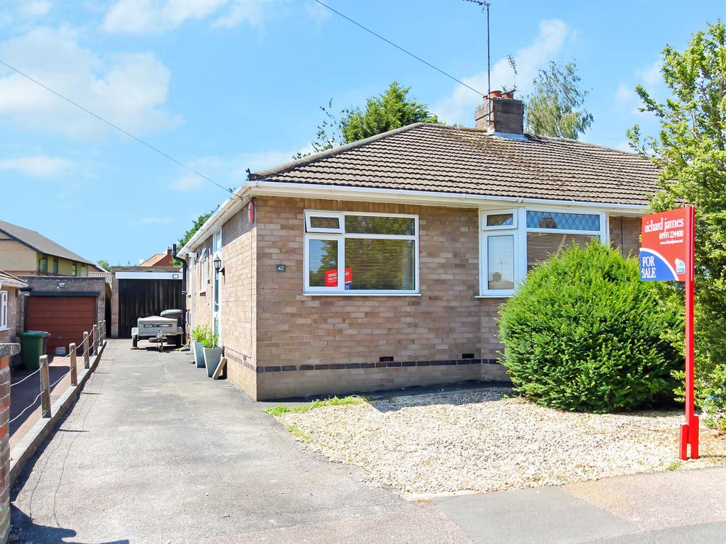 2 bed semidetached bungalow for sale in Harvey Road, Wellingborough