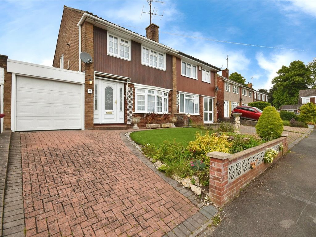 3 bed semidetached house for sale in Tintern Crescent, Reading RG1, £