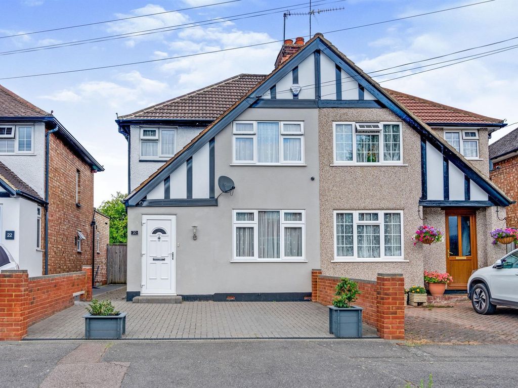 3 bed semidetached house for sale in Gresham Road, Hillingdon