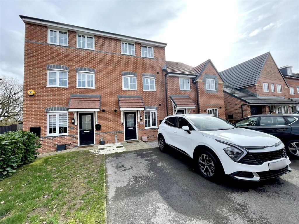 4 bed town house for sale in Comma Road, Sandbach CW11 Zoopla