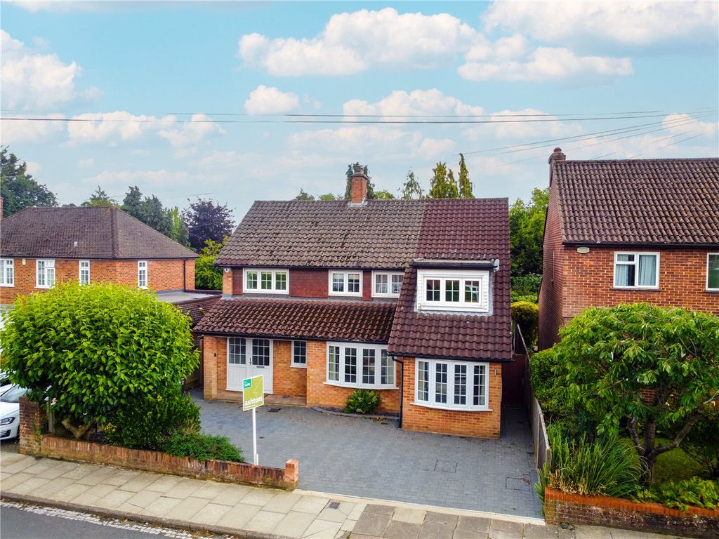 5 bed detached house for sale in Gainsborough Avenue, St. Albans, Hertfordshire AL1, £1,350,000