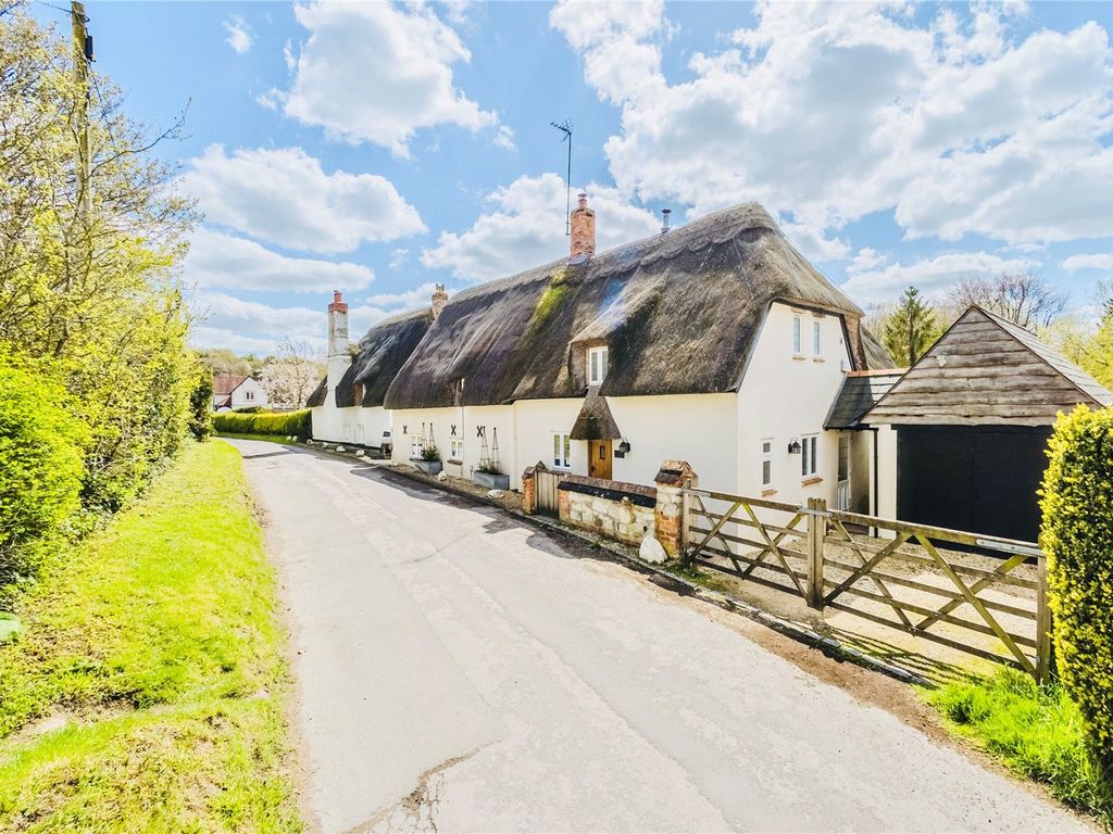 3 bed detached house for sale in Swindon, Wiltshire SN6