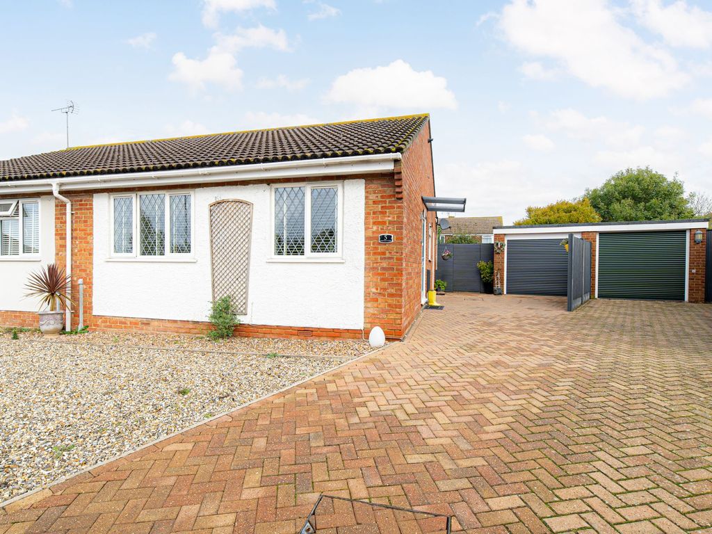2 bed semidetached bungalow for sale in Heritage Close, Seasalter CT5