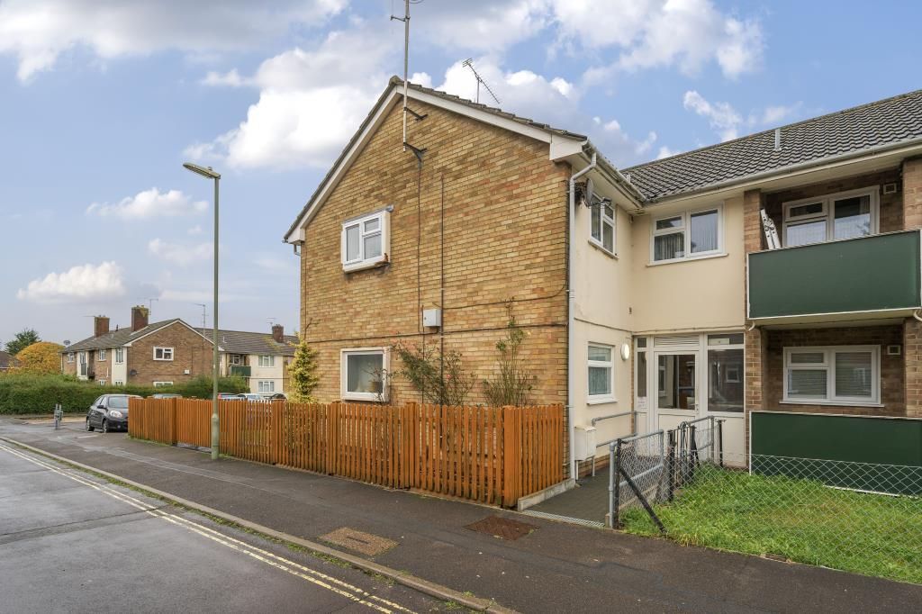 1 bed flat for sale in Basingstoke, Hampshire RG22, £150,000 Zoopla