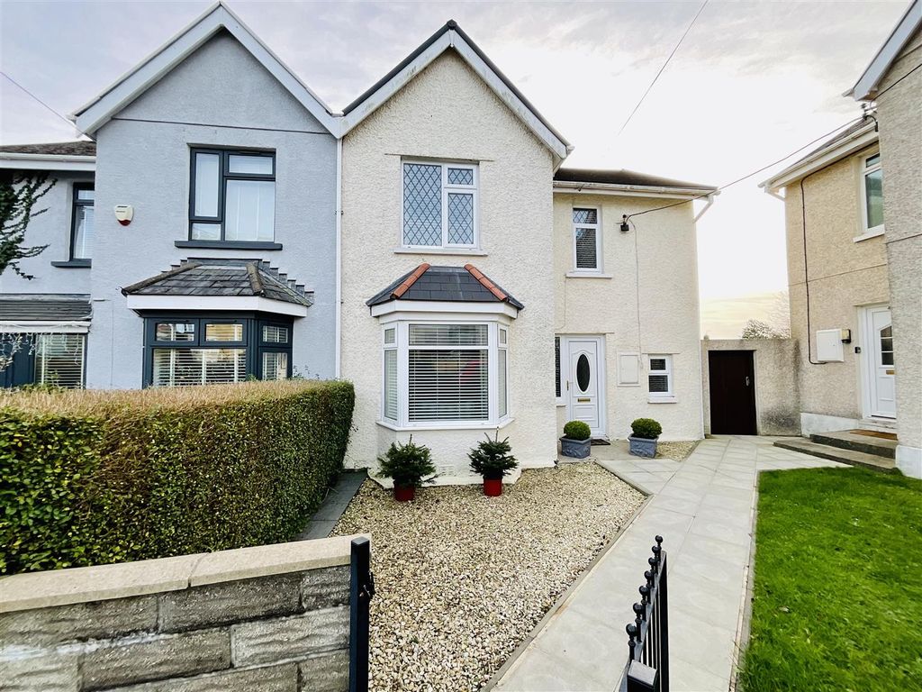 3 bed semidetached house for sale in Gelli Deg, Llanelli SA14 Zoopla