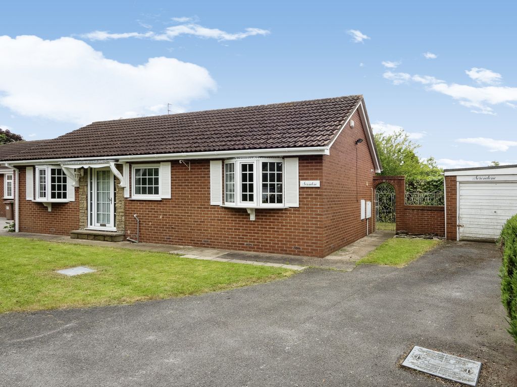 2 bed detached bungalow for sale in Maple Park, Hull HU12 Zoopla